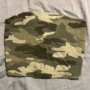 Garage camo tub top. Good condition, small stain on top